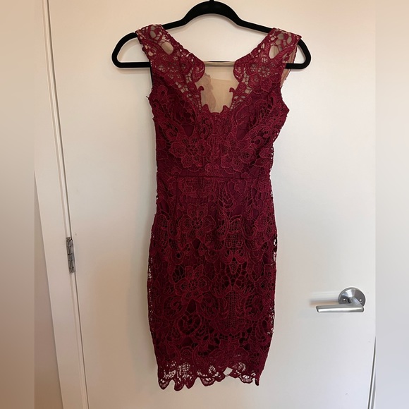 Last Dance Burgundy Lace Bodycon Dress - size S - Picture 5 of 5